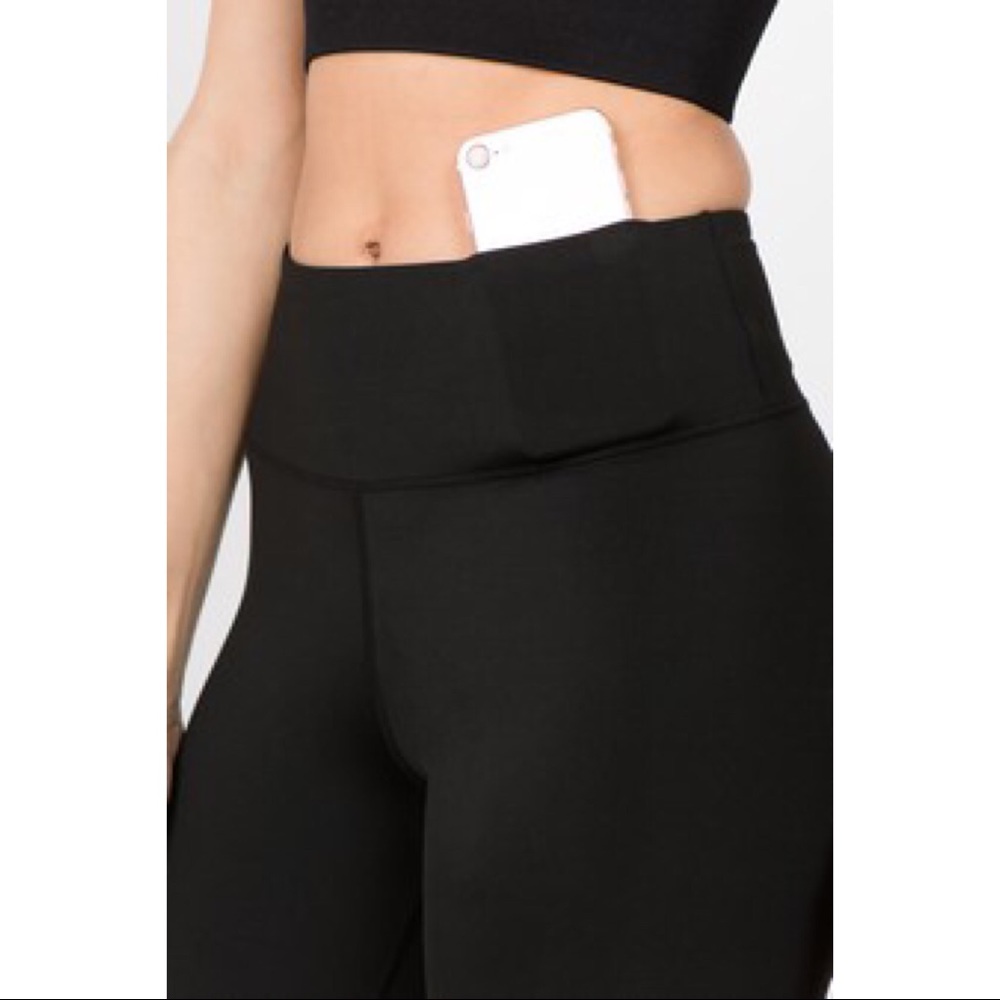 Leggings w/ Hidden Waistband Pocket - Picture 3 of 8